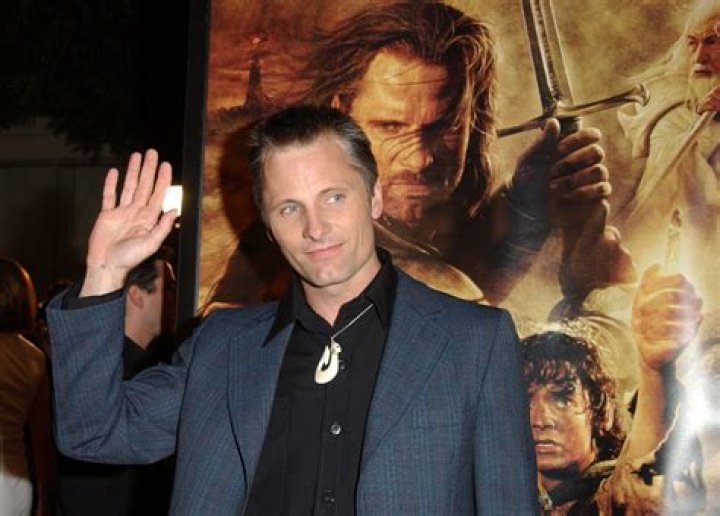 Did Viggo wear a wig for Aragorn? – Celebrity