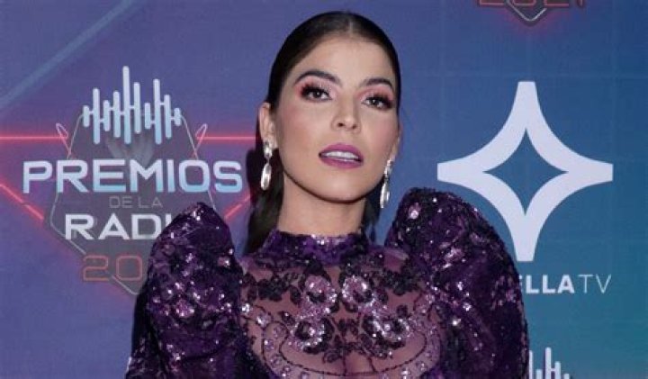Esmeralda Ugalde in Bathing Suit Says "Look at You!" — Celebwell