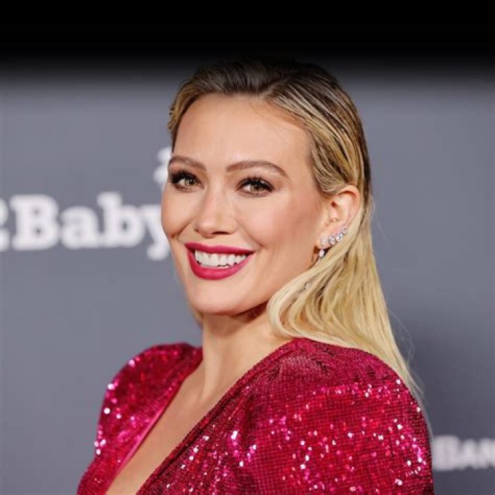 How Rich Is Hilary Duff? – Celebrity