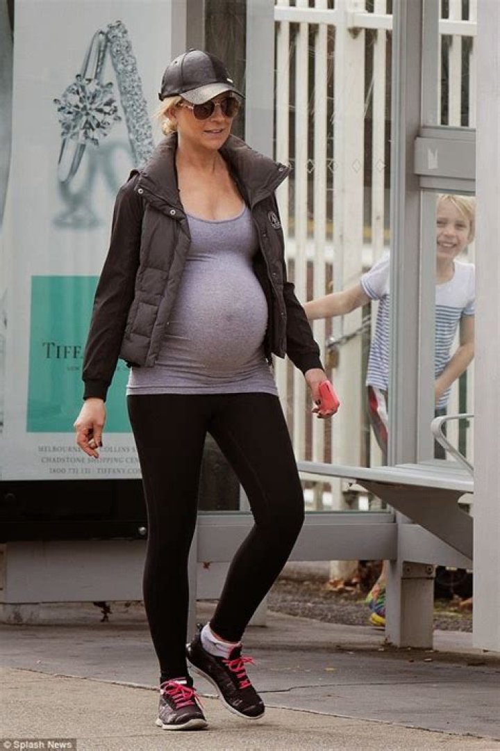 Was Carrie pregnant suite life? – Celebrity