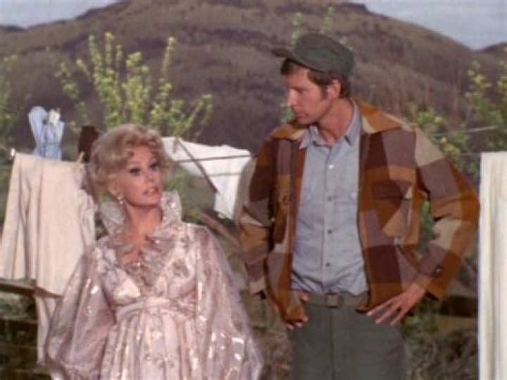 Who designed Eva Gabor’s clothes on Green Acres? – Celebrity
